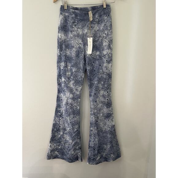 Jen’s Pirate Booty Gatsby Kesey Trousers Tie Dye Blue Eyelet Lace wide leg pants - Picture 1 of 8